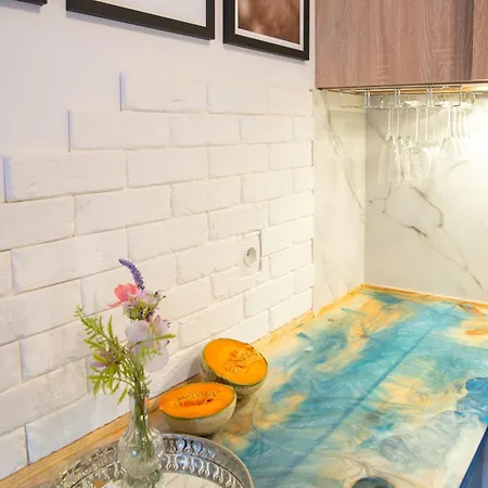 Maya's Flats & 17 - Maya's Flats & *