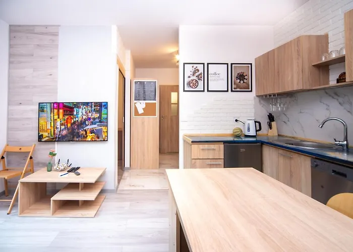 Maya's Flats & 17 - Maya's Flats & *