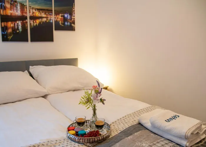 Maya's Flats & 17 - Maya's Flats & *