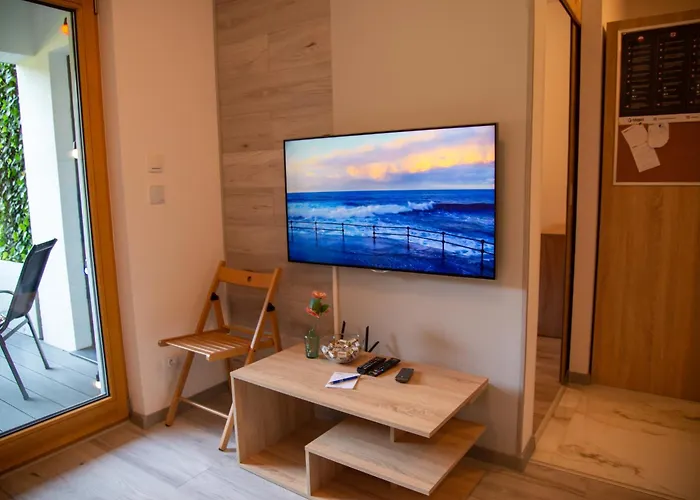 Апартаменты Maya's Flats & 17 - Maya's Flats & *