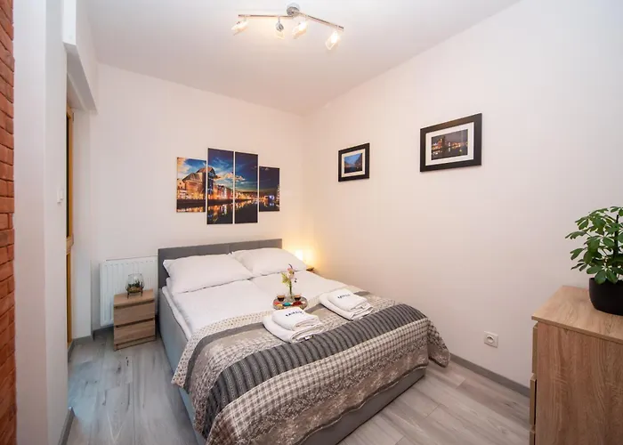 Maya's Flats & 17 - Maya's Flats & Апартаменты *