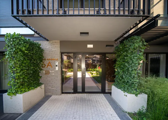 Maya's Flats & 17 - Maya's Flats &